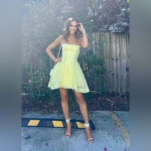 AJE Astrid Pleat Panel Strapless Mini Dress In Yellow. Size 10